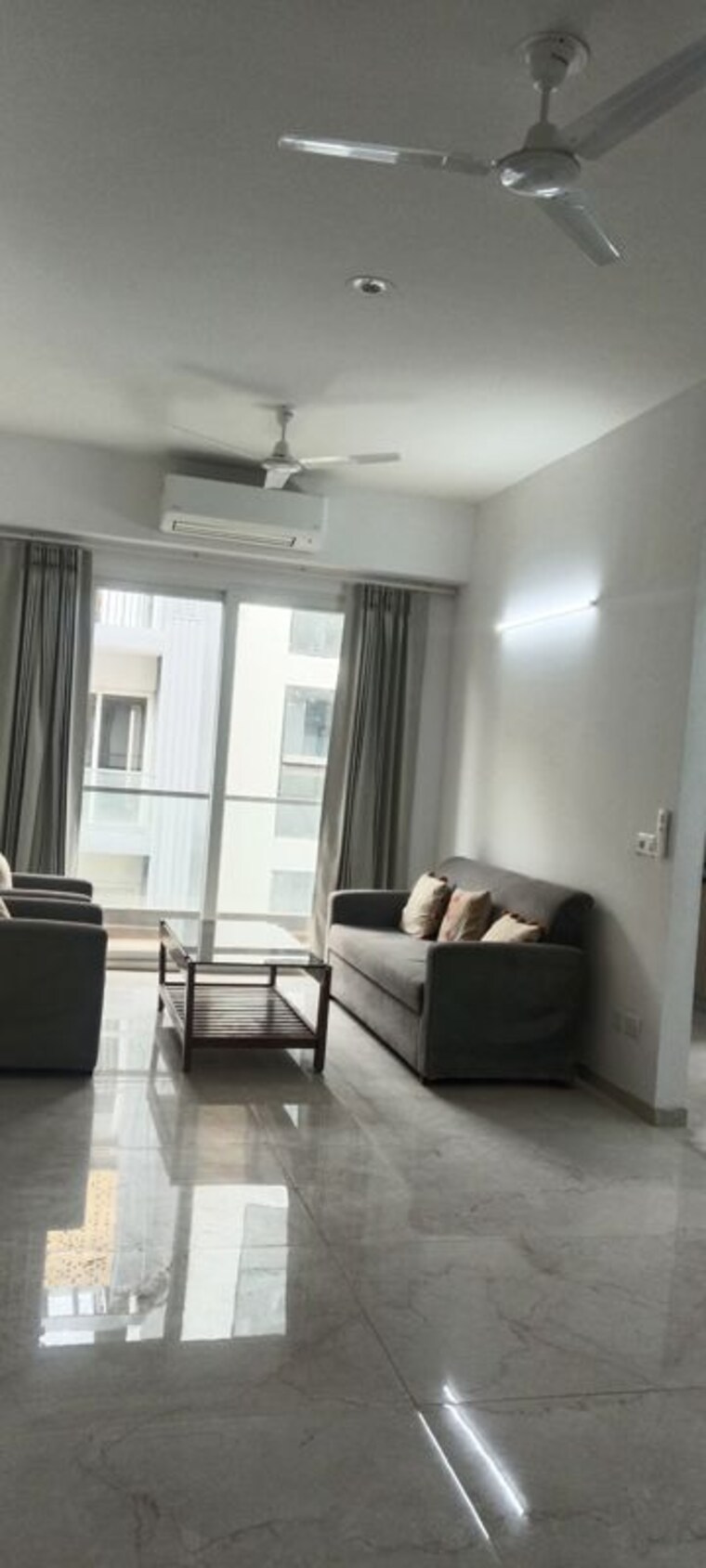 Living Room, smart-world-orchard 3 Bedroom 1721 Sq.Ft. Apartment In Sector 61 Gurgaon 10441111