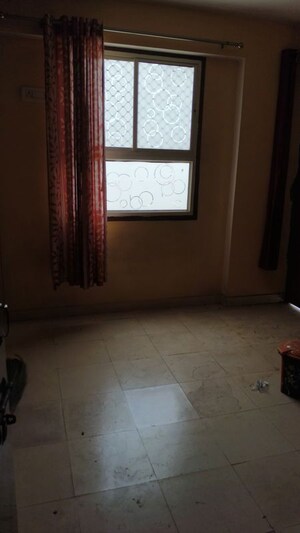 Room in 2 BHK Apartment at Adore Happy Homes, Sector 86 – for Rent