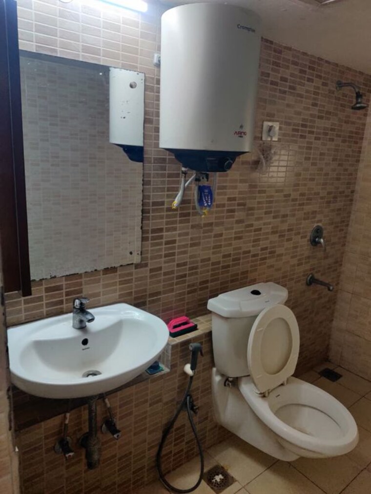 Bathroom, 3c-lotus-zing 3 Bedroom 1500 Sq.Ft. Apartment In Sector 168 Noida 10441136