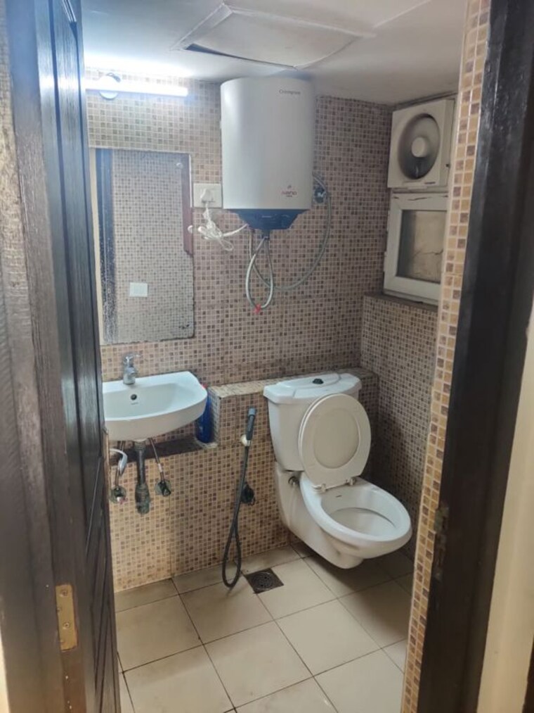 Bathroom, 3c-lotus-zing 3 Bedroom 1500 Sq.Ft. Apartment In Sector 168 Noida 10441136