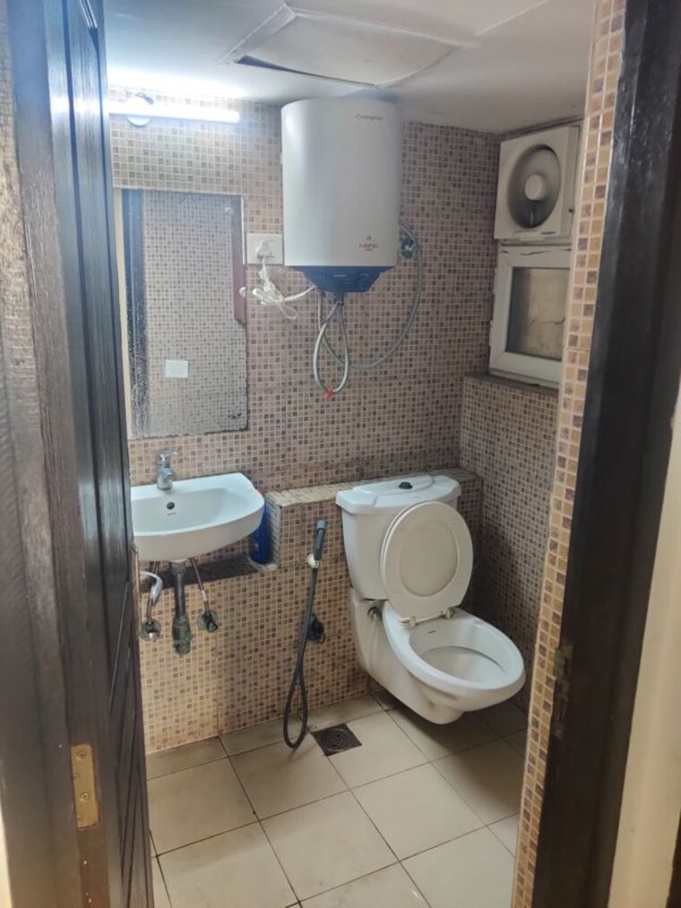 Bathroom, 3c-lotus-zing 3 Bedroom 1500 Sq.Ft. Apartment In Sector 168 Noida 10441136