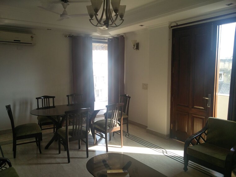 Gym, sector 15 3 Bedroom 360 Sq.Yd. Builder Floor In Sector 15 Gurgaon 10441192