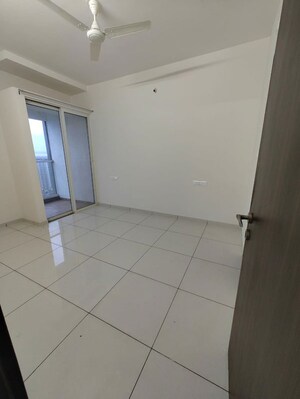 2 BHK Apartment For Rent in VJ YashOne Infinitee, Tathawade