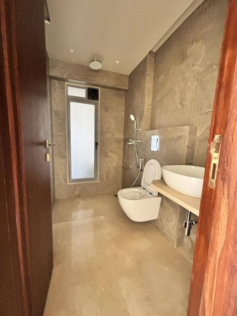 Attached Bathroom, bandstand-apartment 2 Bedroom 800 Sq.Ft. Apartment In Bandra West Mumbai 10425151