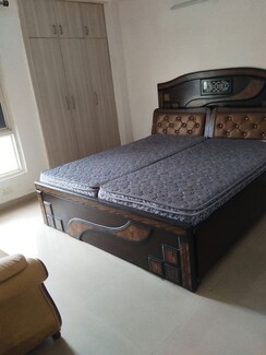 2 BHK Apartment For Rent in Supertech Cape Town