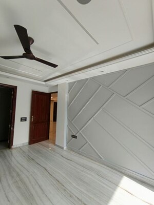 Room in 4 BHK Builder Floor at Ashiana Silver Crest, Sector 48 – for Rent