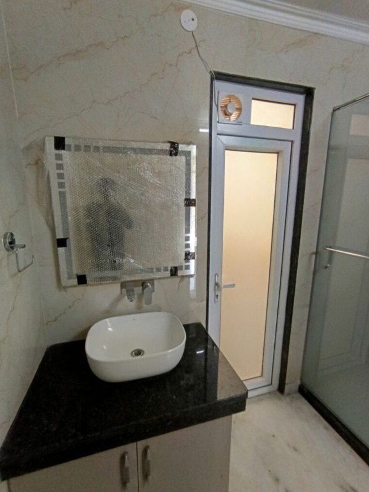 Bathroom, ashiana-silver-crest 4 Bedroom 360 Sq.Ft. Builder Floor In Sector 48 Gurgaon 10441313