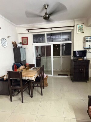 Living Room in 2.5 BHK Apartment at Skytech Matrott, Sector 76 – for Rent