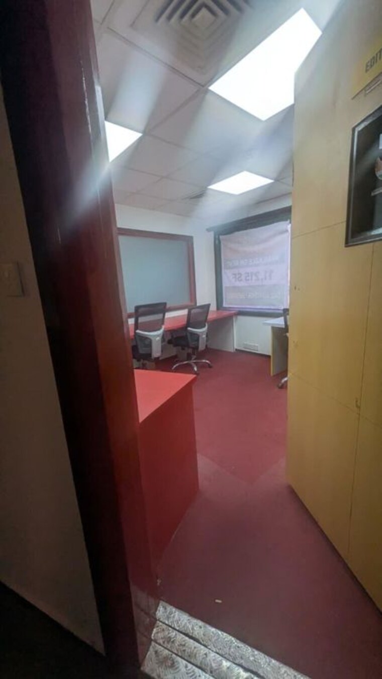 Bathroom, matulya-center Commercial Office Space 1150 Sq.Ft. In Lower Parel Mumbai 10441230
