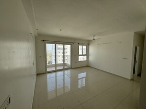 2 BHK Apartment For Rent in Godrej Aqua, International Airport Road