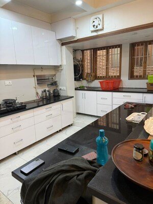 Team Area in 3 BHK Builder Floor at Kailash Colony – for Rent