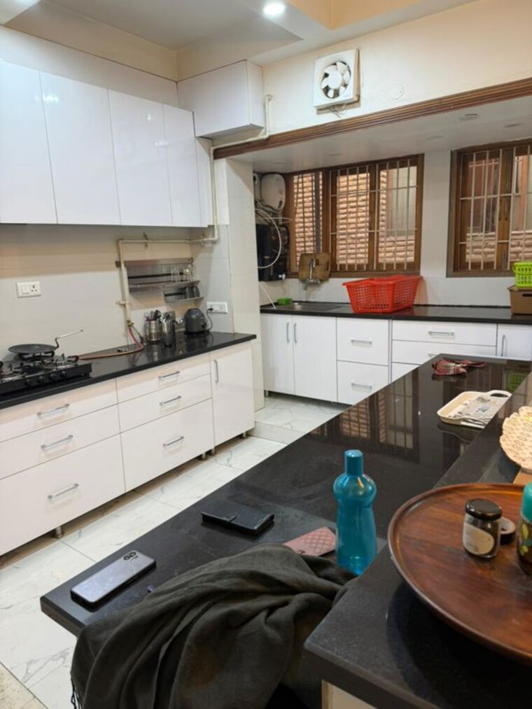 Team Area, kailash colony 3 Bedroom 2000 Sq.Ft. Builder Floor In Kailash Colony Delhi 10441389