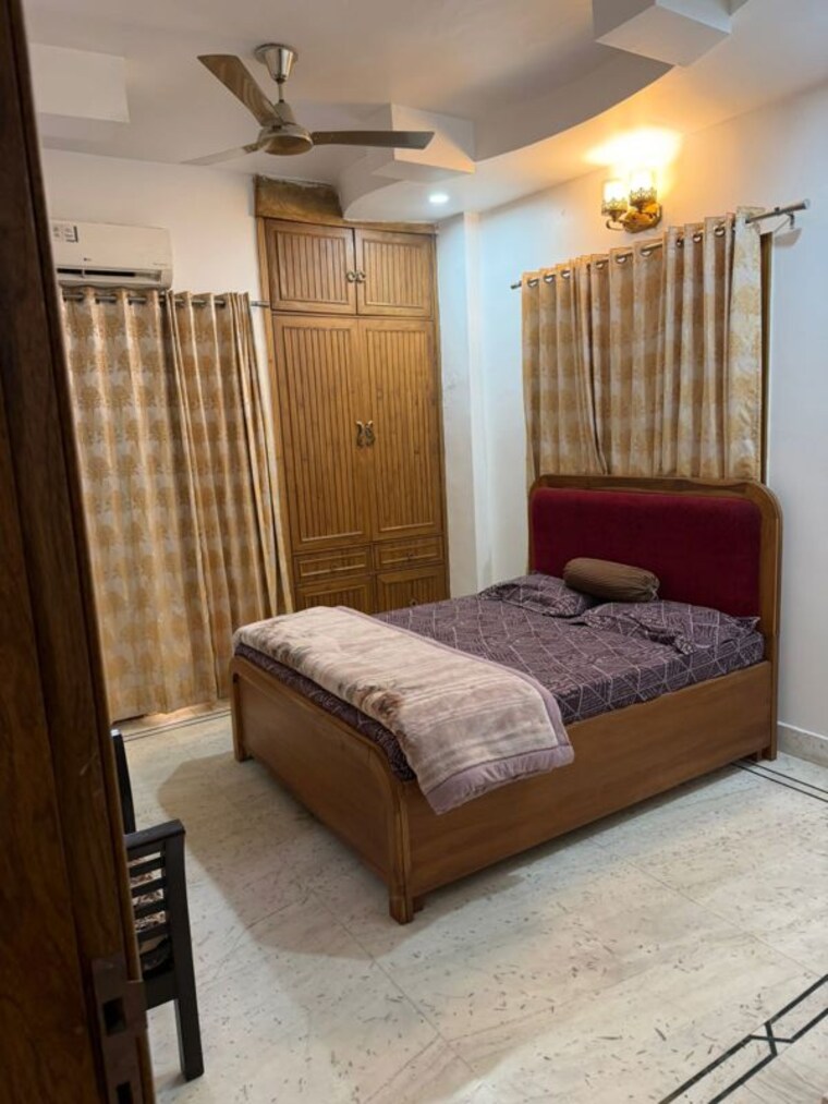 Bedroom, kailash colony 3 Bedroom 2000 Sq.Ft. Builder Floor In Kailash Colony Delhi 10441389