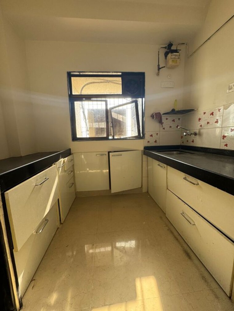 Kitchen, sheth-heights 2 Bedroom 700 Sq.Ft. Apartment In Chembur Mumbai 10441215