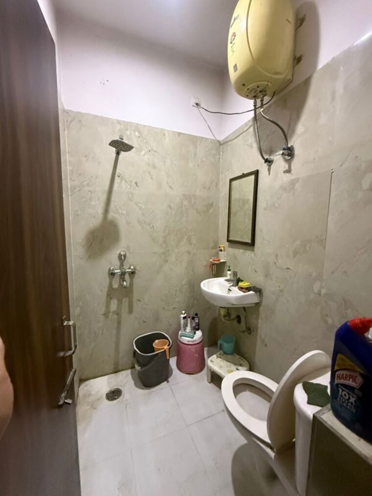 Bathroom, dhakoli 3 Bedroom 125 Sq.Yd. Apartment In Dhakoli Zirakpur 10388742