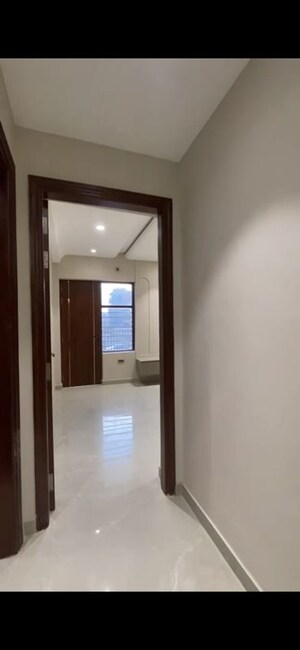 Room in 3 BHK Builder Floor at Sector 85 – for Sale