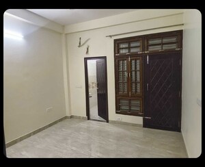 Room in 2 BHK Builder Floor at Omaxe R2, Gomti Nagar – for Rent