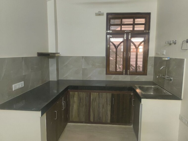 Kitchen, omaxe-r2 2 Bedroom 1700 Sq.Ft. Builder Floor In Gomti Nagar Lucknow 10441460
