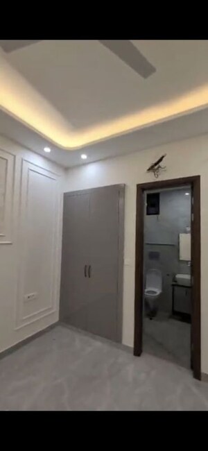 Building Lobby in 3 BHK Builder Floor at Godrej Retreat, Sector 83 – for Rent