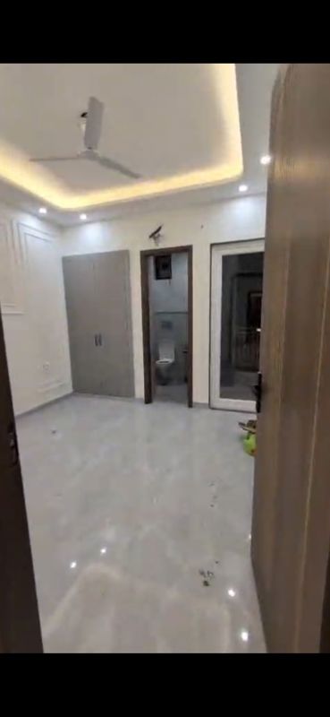 3 BHK + Extra Room 1400 Sq.Ft. Builder Floor in Godrej Retreat