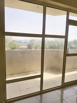 Room in 2 BHK Apartment at Pyramid Pride, Sector 76 – for Rent