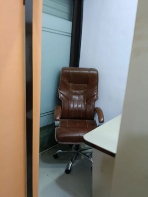  Office Space For Rent in Express Zone, Malad East