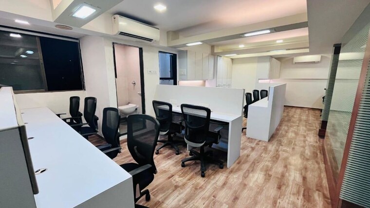 Team Area, one-lodha-place Commercial Office Space 1160 Sq.Ft. In Lower Parel Mumbai 10441571