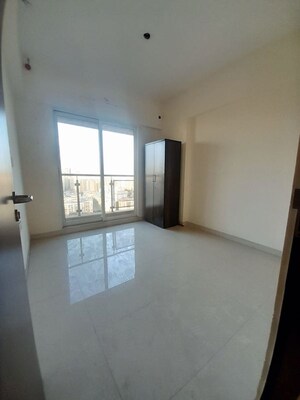 Room in 3 BHK Apartment at Ashar Sapphire, Kapur Bawdi – for Rent