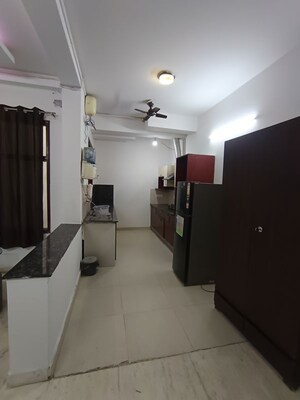 Team Area in 3 BHK Builder Floor at Vipul World Plots, Sector 48 – for Rent