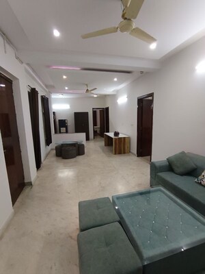 Living Room in 3 BHK Builder Floor at Vipul World Plots, Sector 48 – for Rent
