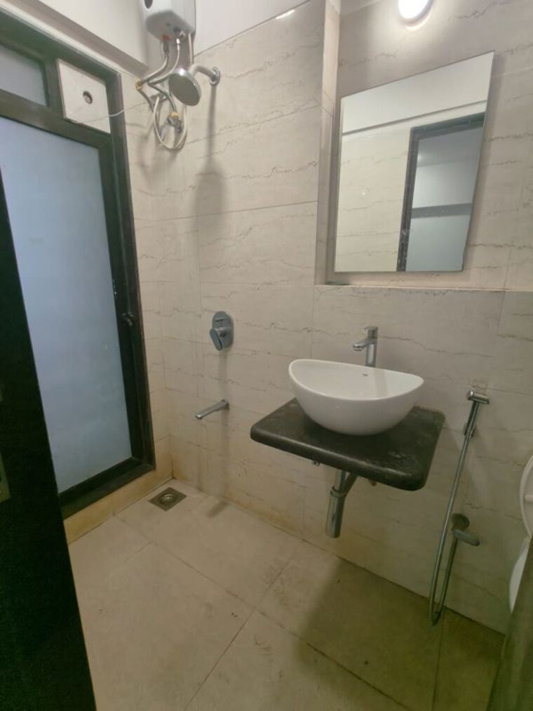 Bathroom, gurukrupa-dhyanam 2 Bedroom 725 Sq.Ft. Apartment In Versova Mumbai 10441596