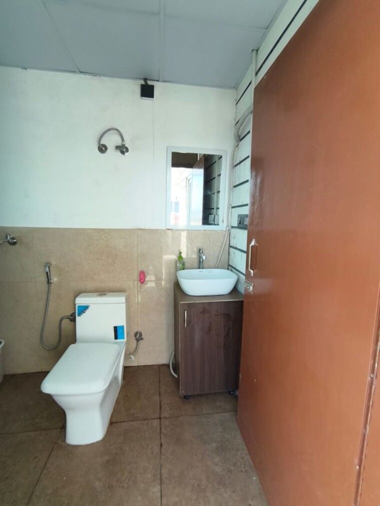 Bathroom, aerocity 1 Bedroom 200 Sq.Ft. Independent House In Aerocity Mohali 10441605
