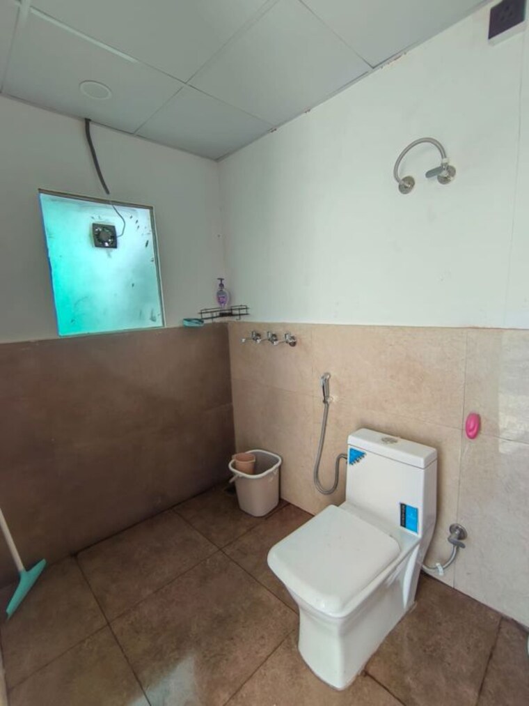 Bathroom, aerocity 1 Bedroom 200 Sq.Ft. Independent House In Aerocity Mohali 10441605