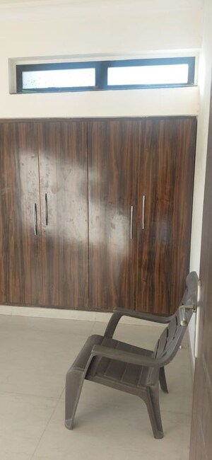 Furnished Amenities in 2 BHK Apartment at Group Seven Rushi Heights, Goregaon East – for Rent