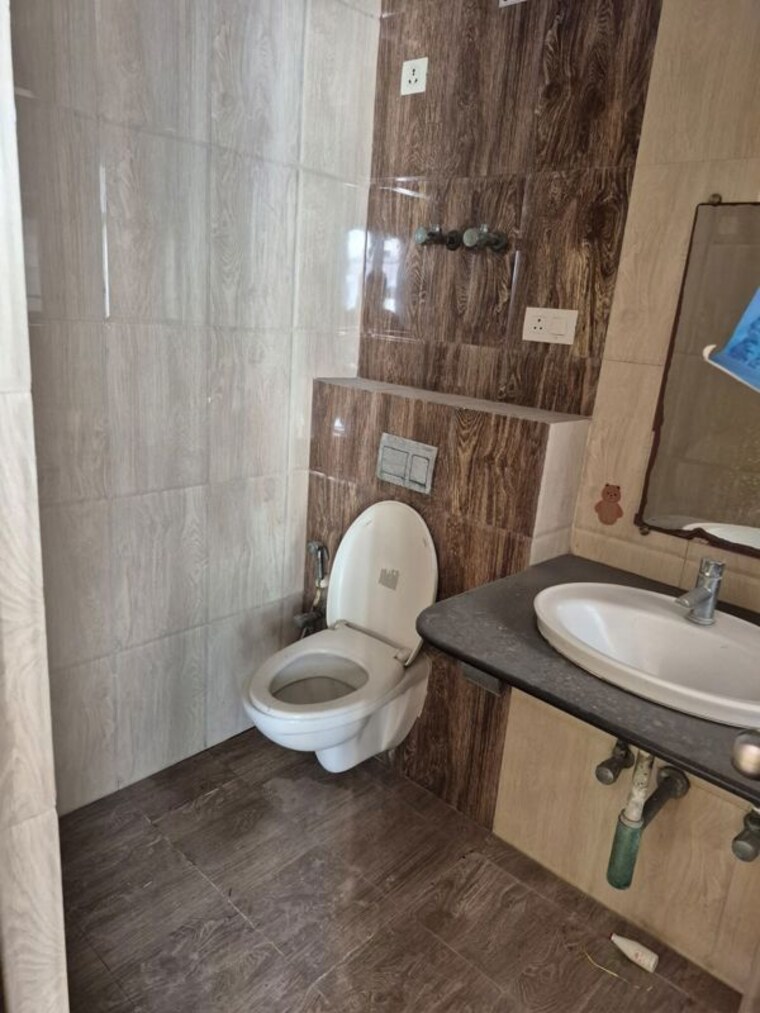 Bathroom, ruchi-active-acres 3 Bedroom 1900 Sq.Ft. Apartment In Tangra Kolkata 10441630