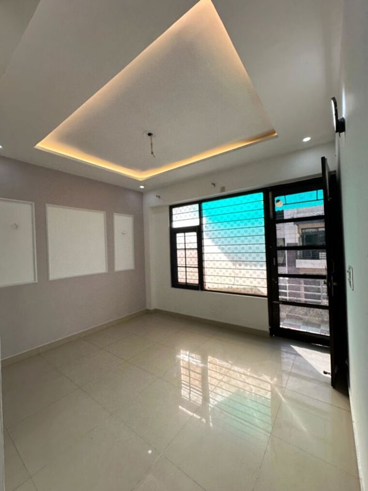 Room, guru teg bahadur nagar 3 Bedroom 125 Sq.Yd. Apartment In Guru Teg Bahadur Nagar Mohali 10419416