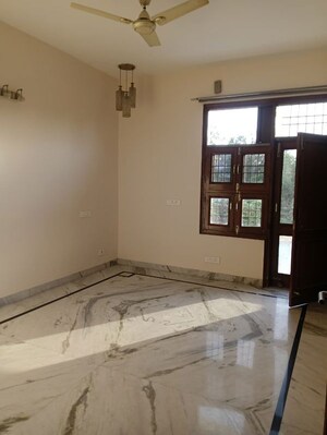 3 BHK Builder Floor For Rent in Sector 8