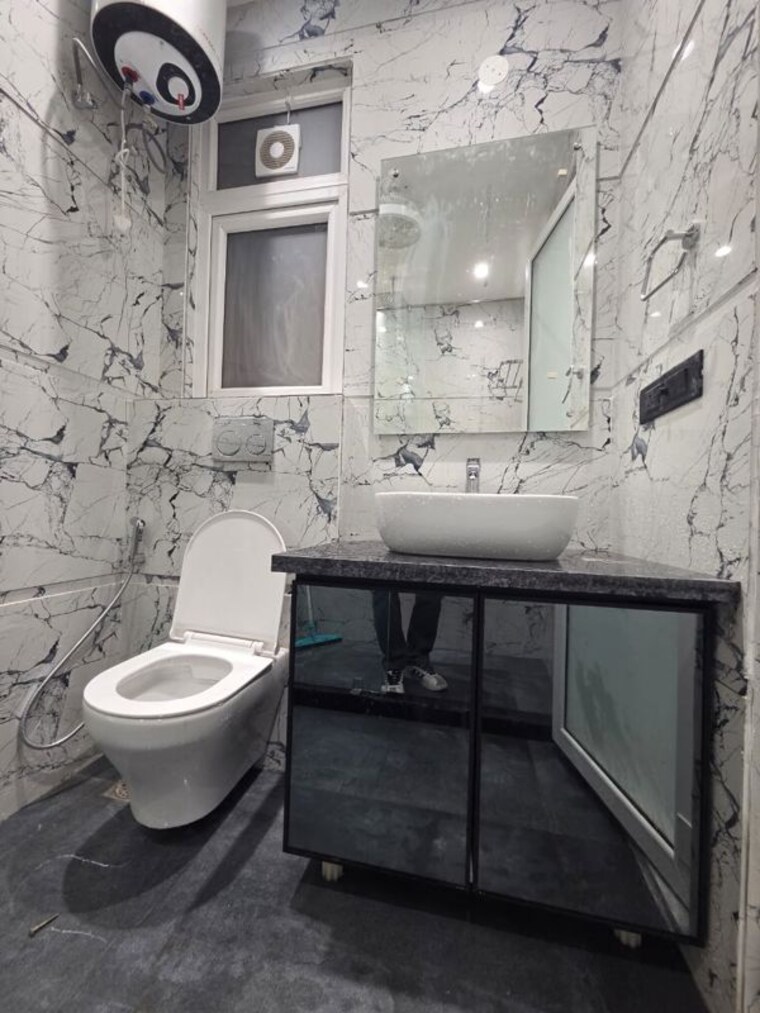 Bathroom, sector 32 1 Bedroom 800 Sq.Ft. Builder Floor In Sector 32 Gurgaon 10441680