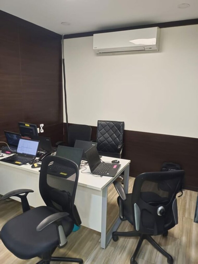 Team Area, kamala-mills Commercial Office Space 4600 Sq.Ft. In Lower Parel Mumbai 10441710
