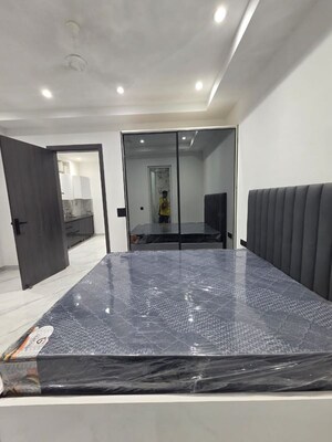 Building Lobby in 1 BHK Builder Floor at Sector 30 – for Rent