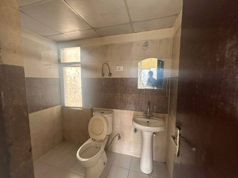 Bathroom, nirala-greenshire-phase-ii 2 Bedroom 950 Sq.Ft. Apartment In Sector 2 Greater Noida Greater Noida 10441763