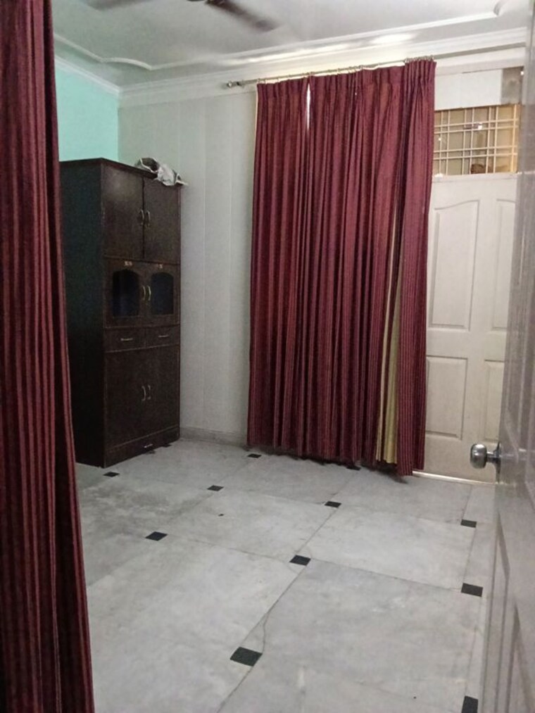 Bathroom, sector 23 2.5 Bedroom 1200 Sq.Ft. Villa In Sector 23 Gurgaon 10441768