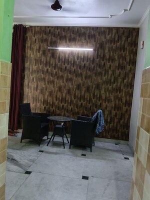 Team Area in 2.5 BHK Villa at Sector 23 – for Rent