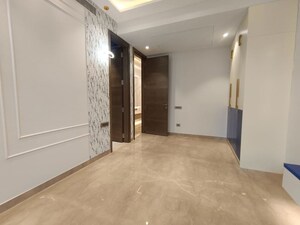 Room in 4 BHK Builder Floor at Janakpuri – for Sale