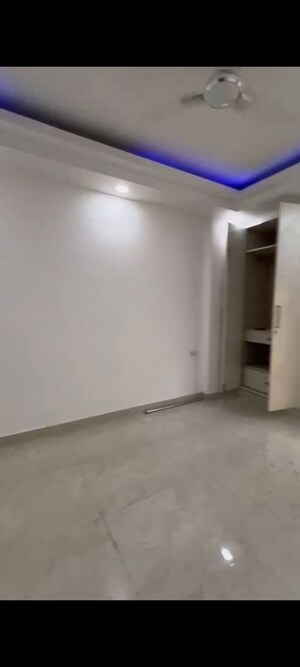 Room in 3 BHK Builder Floor at Vasant Kunj Enclave – for Rent