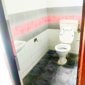 Bathroom in 1 BHK Builder Floor at Sanath Nagar – for Sale