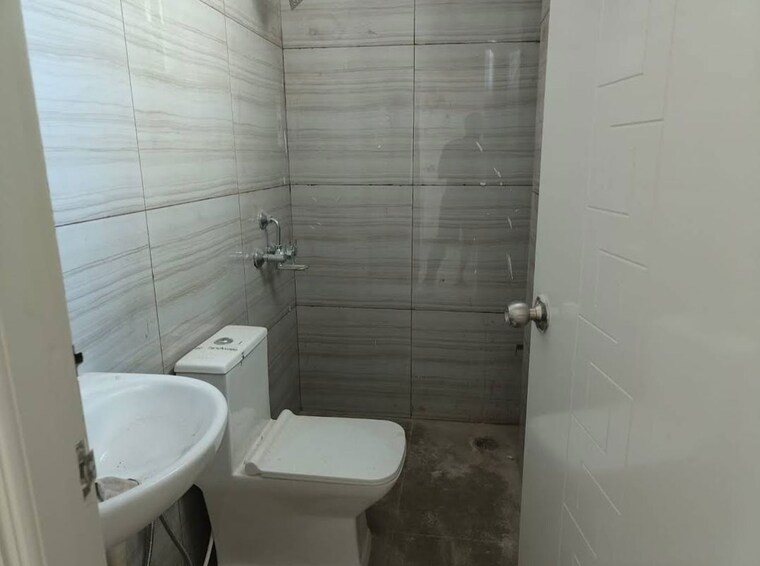 Bathroom, sri-sai-residency-kadubeesanahalli 1 Bedroom 600 Sq.Ft. Apartment In Kadubeesanahalli Bangalore 10441841