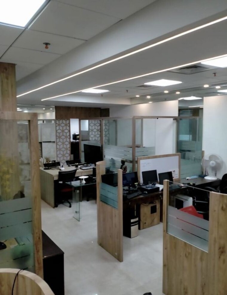 Team Area, lodha-supremus-lower-parel Commercial Office Space 890 Sq.Ft. In Lower Parel Mumbai 10441867