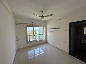 Room in 3 BHK Apartment at Romell Umiya Grandeur, Goregaon East – for Rent