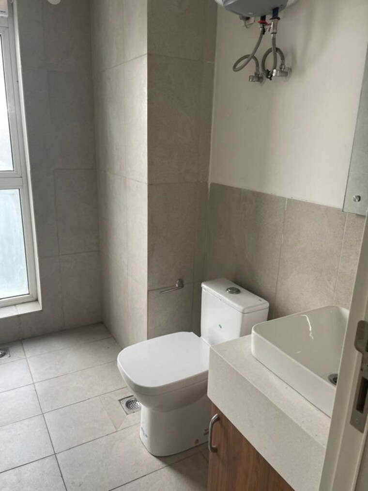 Bathroom, smart-world-gems 2.5 Bedroom 1196 Sq.Ft. Builder Floor In Sector 89 Gurgaon 10441864